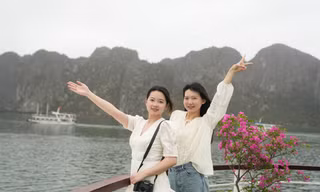 Khoảnh khắc đáng nhớ của thanh niên Trung Quốc trước di sản thế giới Vịnh Hạ Long