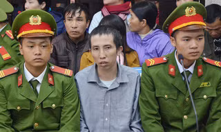 Bùi Văn Công bị xác định bán cho bà Trần Thị Hiền 2 bánh heroin. Công sau đó cũng bắt, hãm hiếp và sát hại con gái bà Hiền.