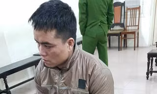 Nguyễn Ngọc Nhẫn tại tòa.