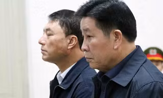 Hai nguyên thứ trưởng Bộ Công an Bùi Văn Thành và Trần Việt Tân.