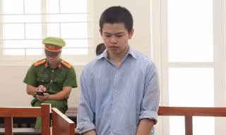 Nghịch tử Đỗ Trọng Nhân tại tòa.