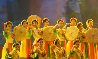 Lễ hội trăng rằm Bắc Ninh thắp sáng ước mơ trẻ thơ