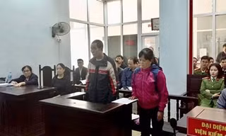 Bị cáo Hà và Hồng tại phiên tòa
