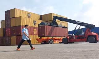 'Thắt lưng, buộc bụng' vì giá cước vận tải 