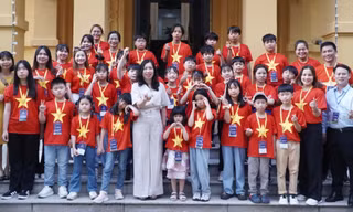 Đoàn thiếu nhi, giáo viên kiều bào tại Hàn Quốc về thăm Việt Nam