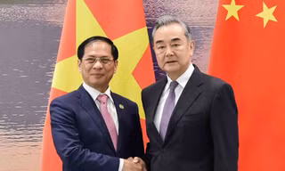 Bộ trưởng Ngoại giao Bùi Thanh Sơn trong cuộc gặp Bộ trưởng Ngoại giao Trung Quốc Vương Nghị ngày 4/4. (Ảnh: Mofa)