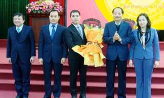 Ông Nguyễn Văn Đức được bầu giữ chức Chủ tịch UBND huyện Đan Phượng