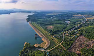 Hàng loạt hạng mục ở hồ Kẻ Gỗ 'rệu rã' sau gần 50 năm