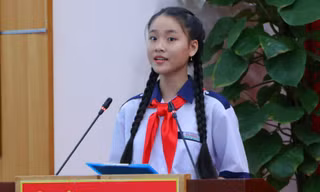 Nữ sinh Bình Dương đa tài tham gia phiên họp giả định Quốc hội trẻ em 2024