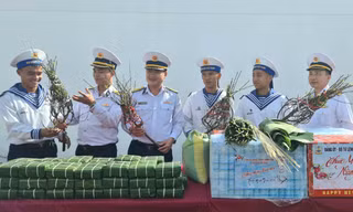 Vùng 3 Hải quân mang mùa Xuân ra đảo
