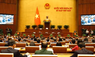 Quốc hội khai mạc trọng thể, kiện toàn chức danh lãnh đạo chủ chốt