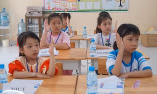 Miễn giảm học phí ở nhiều địa phương: Đầu tư cho tương lai