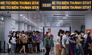 Metro TPHCM đón hơn 700.000 hành khách sau 1 tuần vận hành Ảnh: Hữu Huy 