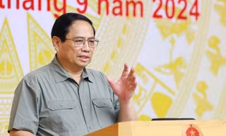 Thủ tướng: ‘Làm việc vì tình dân tộc, nghĩa đồng bào’ khắc phục hậu quả bão lũ