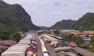 Bộ NN&PTNT đã kiến đã đề xuất với phía Trung Quốc mở luồng ưu tiên, tăng thời gian thông quan để giải phóng hàng nông sản còn ùn ứ