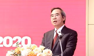 Ông Nguyễn Văn Bình, Ủy viên Bộ Chính trị, Bí thư Trung ương Đảng, Trưởng Ban Kinh tế Trung ương yêu cầu Đảng ủy Khối DN Trung ương tập trung chỉ đạo tiếp tục xử lý có hiệu quả, dứt điểm các dự án kém hiệu quả, thua lỗ.