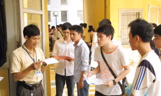 Thí sinh bị đình chỉ thi chủ yếu mang điện thoại di động