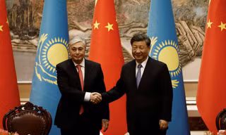 Chủ tịch Trung Quốc Tập Cận Bình đón tiếp Tổng thống Kassym-Jomart Tokayev của Kazakhstan. (Ảnh: Reuters)