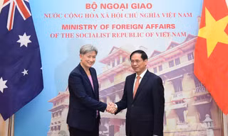 Ngoại trưởng Úc Penny Wong gặp Bộ trưởng Ngoại giao Bùi Thanh Sơn trong chuyến thăm Việt Nam hồi tháng 6. (Ảnh: Như Ý)