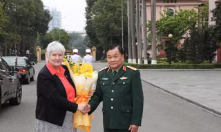 Quốc vụ khanh Bộ Quốc phòng Anh gặp Thứ trưởng Bộ Quốc phòng Hoàng Xuân Chiến