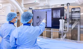 'Phớt lờ' chỉ định của bác sĩ, bệnh nhân suýt mất mạng vì vỡ mạch máu não