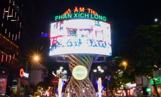 Phố ẩm thực bán tô phở gần 1 triệu đồng, địa phương nói gì?