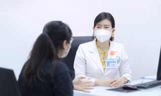 Cô gái trẻ 'tan nát hết vòng 1' vì đi spa lột da, làm hồng 'nhũ hoa'