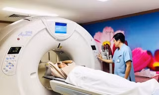 Tưởng bị ung thư, đi khám phát hiện xương cá đâm thủng ruột