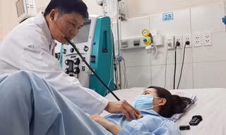 Bạn đãi sinh nhật bằng 'nước vui', cô gái trẻ rơi vào hôn mê