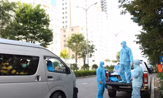 Dịch bệnh đang diễn biến rất phức tạp, ngành y tế cần sự tham gia hỗ trợ của lực lượng chuyên môn. 