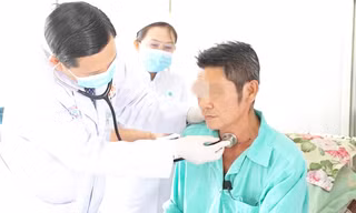 Người đàn ông 'da bọc xương' tăng vọt 20kg sau điều trị bệnh cực hiếm
