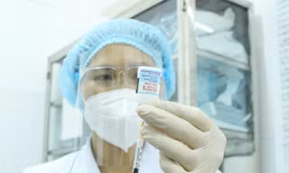 TPHCM: Những đối tượng sẽ tiêm vắc xin phòng COVID-19 mũi 4