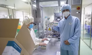 Nhiều rào cản đang bóp nghẹt doanh nghiệp dược trong nước