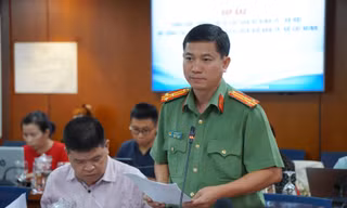 Vượt đèn đỏ nhường đường cho xe ưu tiên có bị xử phạt không?