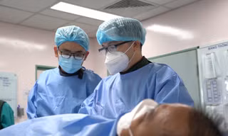Chỉ mấy vết lở nhỏ, bệnh nhân đau đớn dữ dội rồi suýt phải cắt bỏ chân do căn bệnh nguy hiểm