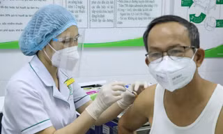 TPHCM: 1 triệu liều vắc xin Sinopharm sẽ chích ngừa từ ngày mai 