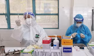 TPHCM sẵn sàng chi viện nhân lực tiêm vắc xin tại các tỉnh đang bùng dịch