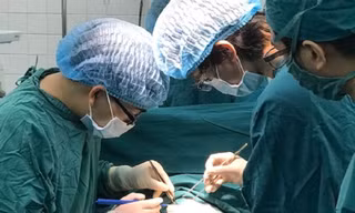 Trẻ sơ sinh bỏ bú quấy khóc coi chừng mắc bệnh lý nguy hiểm