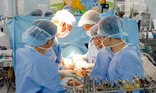Thiếu niên 15 tuổi phải cắt bỏ tinh hoàn vì giấu bệnh khi đau vùng kín