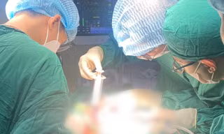 Bệnh nhân vỡ bàng quang, đi khám ở 2 nơi bác sĩ vẫn không phát hiện được