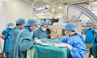Đột tử 2 lần khi ngủ, người đàn ông thoát chết khó tin