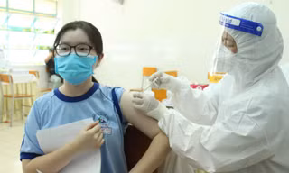 Hơn 14% trẻ em tại TPHCM chưa tiêm vắc xin ngừa COVID-19 mũi 2