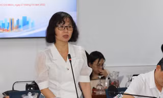 TPHCM: Mòn mỏi chờ vắc xin tiêm phòng cho trẻ 