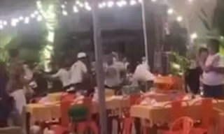 Hàng chục thanh niên hỗn chiến trong quán nhậu ở Sài Gòn