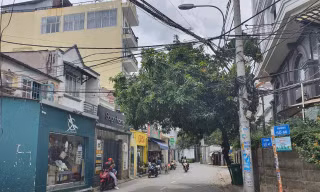 Khu vực có người tự cách ly tại nhà do tiếp xúc với người nghi mắc COVID-19