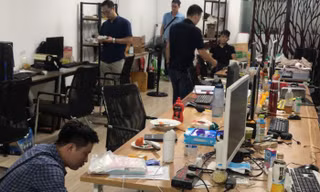 Cảnh sát khám xét đại bản doanh của đường đường dây đánh bạc "Nổ hũ"