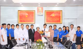 Trao giải thưởng Phạm Ngọc Thạch cho 28 y bác sĩ trẻ TPHCM 