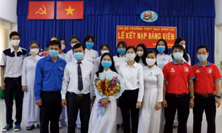 Kết nạp Đảng nhiều chiến sỹ tình nguyện hè 