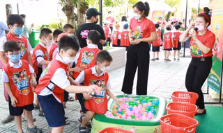 Bạn nhỏ hào hứng trong Ngày hội Thiếu nhi vui khỏe - Tiến bước lên Đoàn