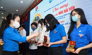 Tuyên dương 167 cán bộ Đoàn trường THPT, trung tâm giáo dục thường xuyên trúng tuyển ĐH-CĐ